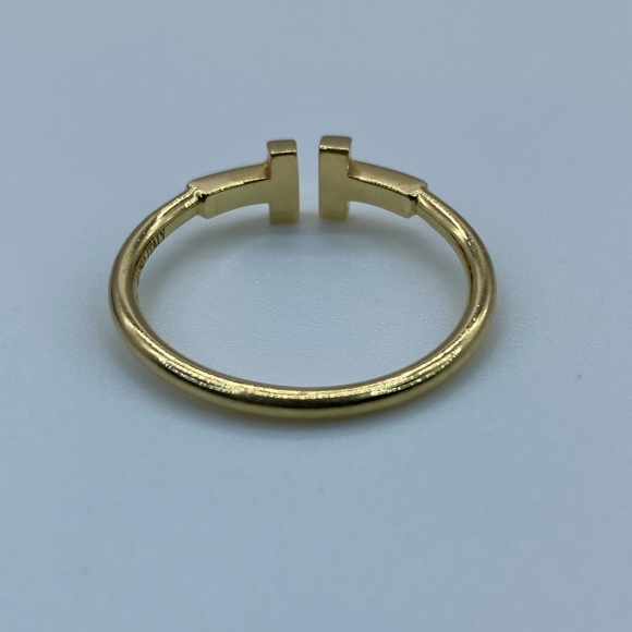 Tiffany T Wire Ring in 18k Gold - Picture 5 of 12